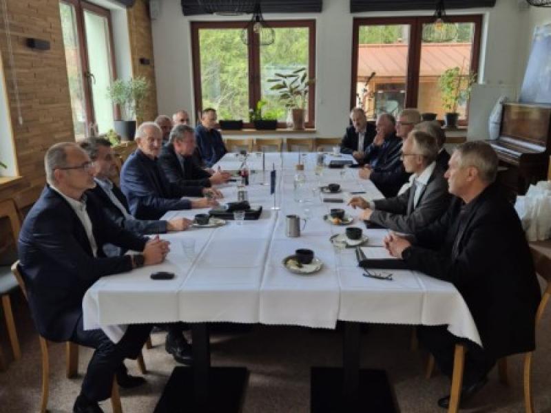 Bilaterálne pracovné rokovanie medzi ÚOŠKŠOK Trenčín a ÚřOSKaSOJ Praha